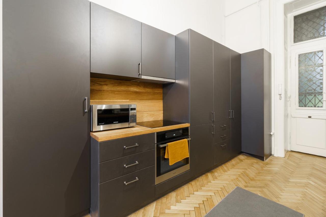 Central Loft-Style Flat Next To Danube Budapeste Exterior foto